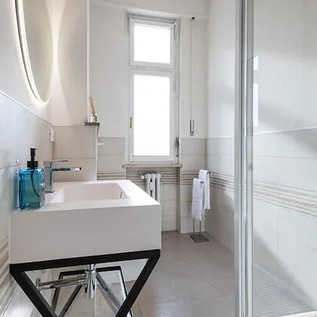 Central Apt Firenze Apartment *