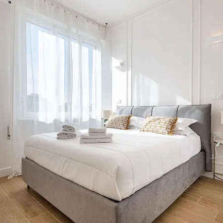 Central Apt Firenze Apartment *