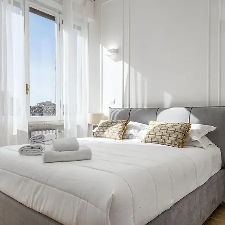 Central Apt Firenze Apartment *